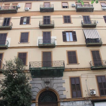 B&B Le Porte Di Napoli Buitenkant foto