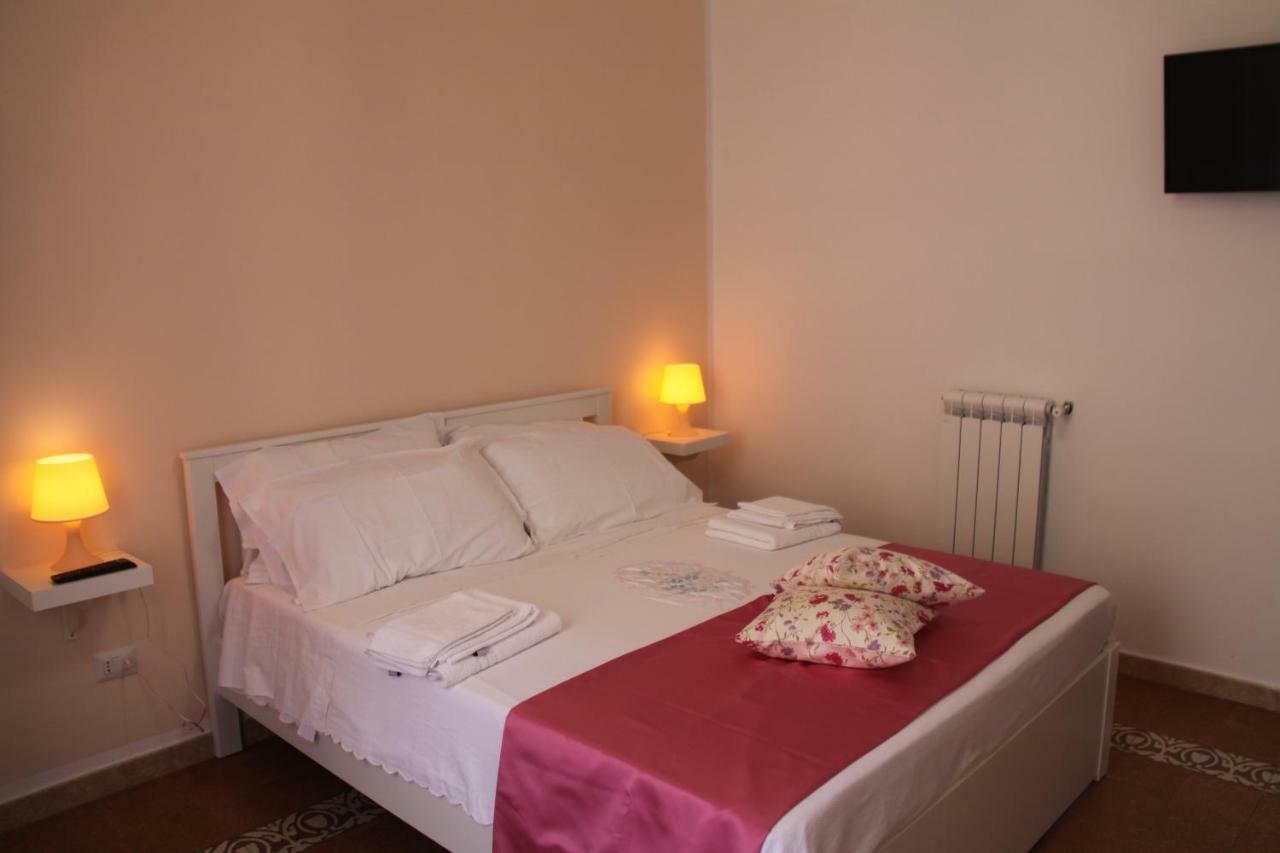 B&B Le Porte Di Napoli Buitenkant foto