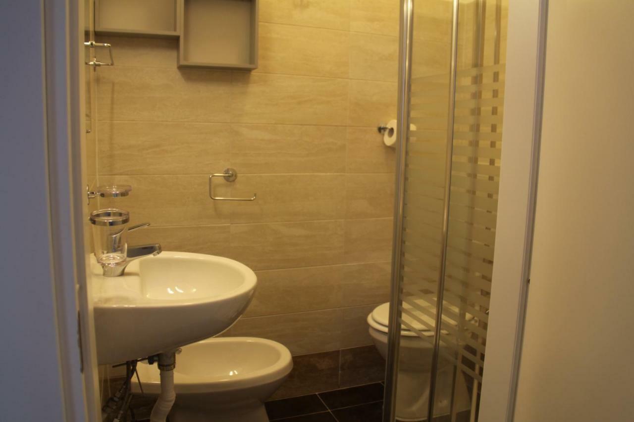 B&B Le Porte Di Napoli Buitenkant foto