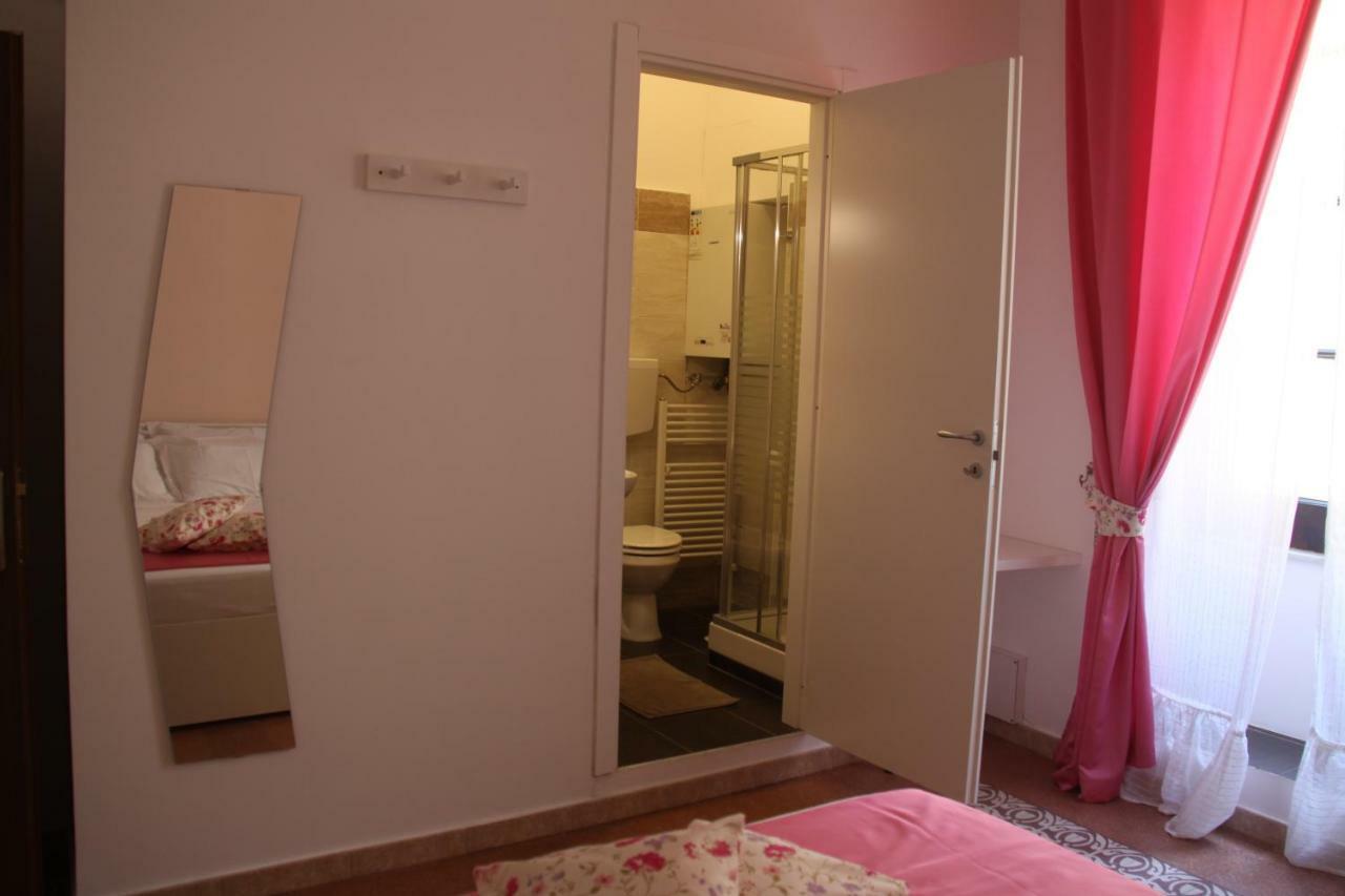 B&B Le Porte Di Napoli Buitenkant foto