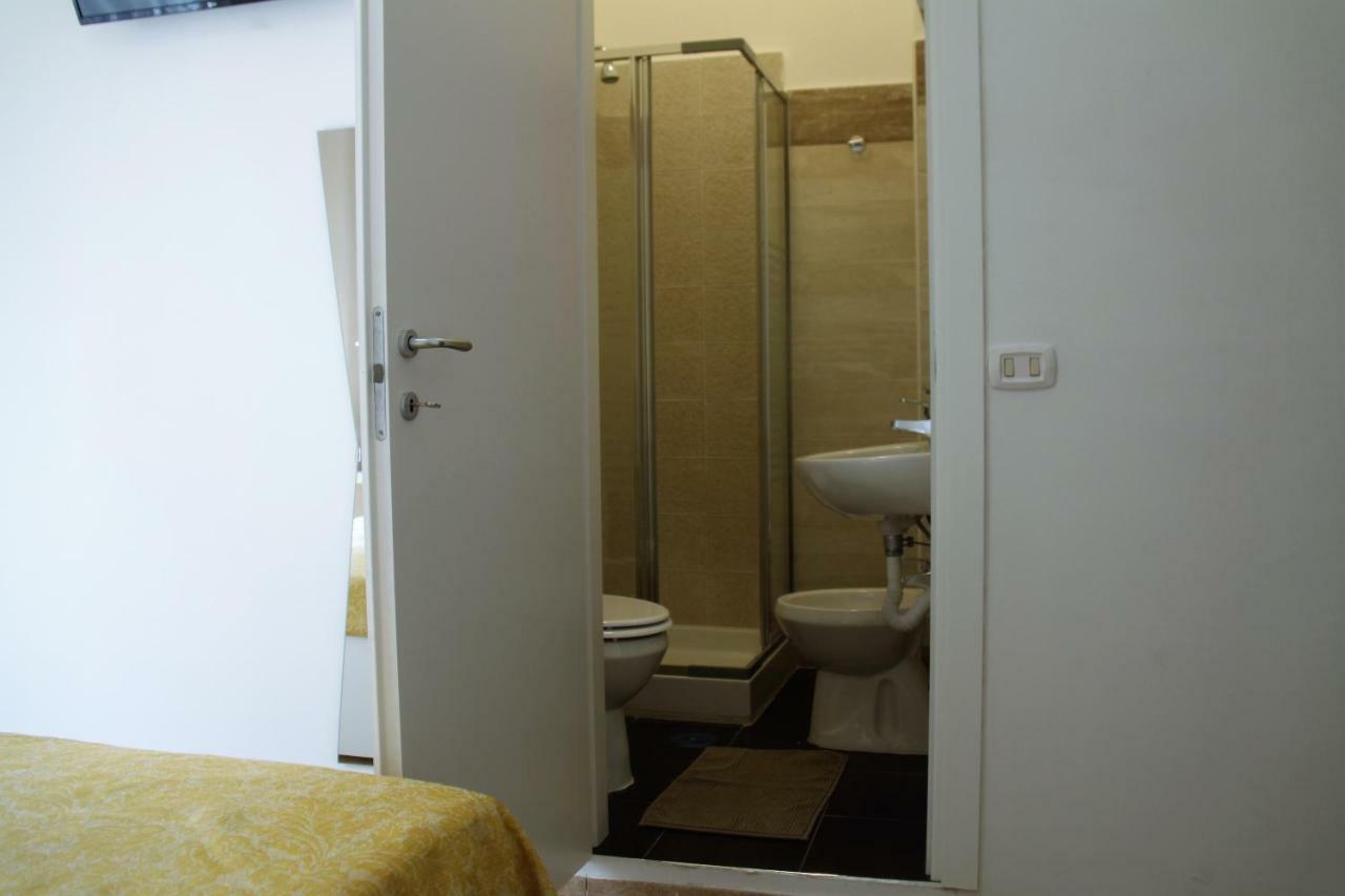 B&B Le Porte Di Napoli Buitenkant foto
